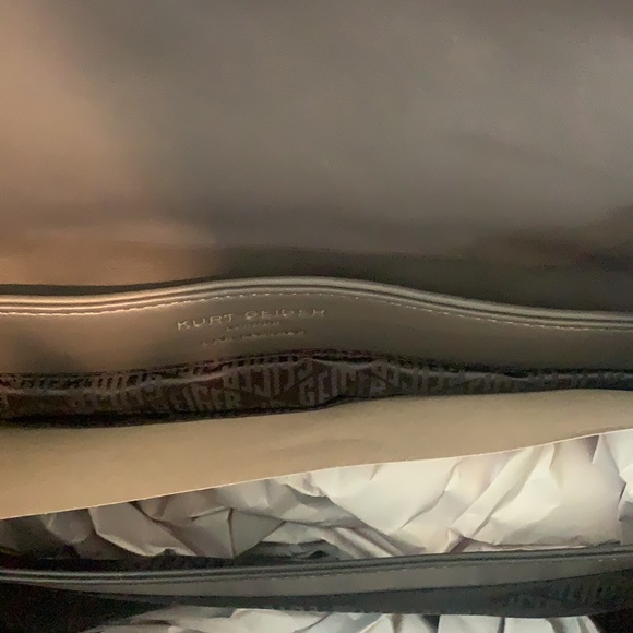 Kurt Geiger London Kensington Drench Quilted XXL Shoulder Bag - Picture 13 of 15